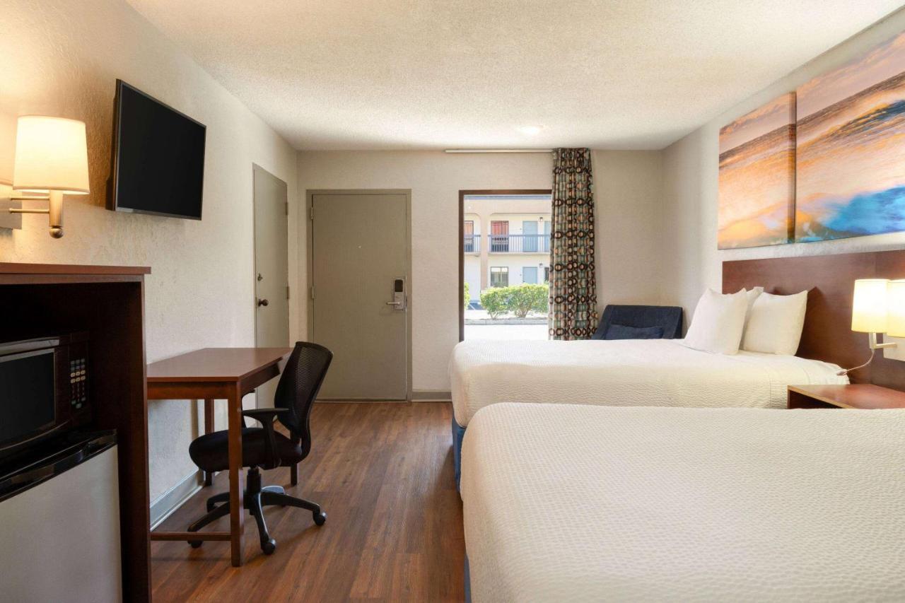 Days Inn By Wyndham Dillon Exteriér fotografie