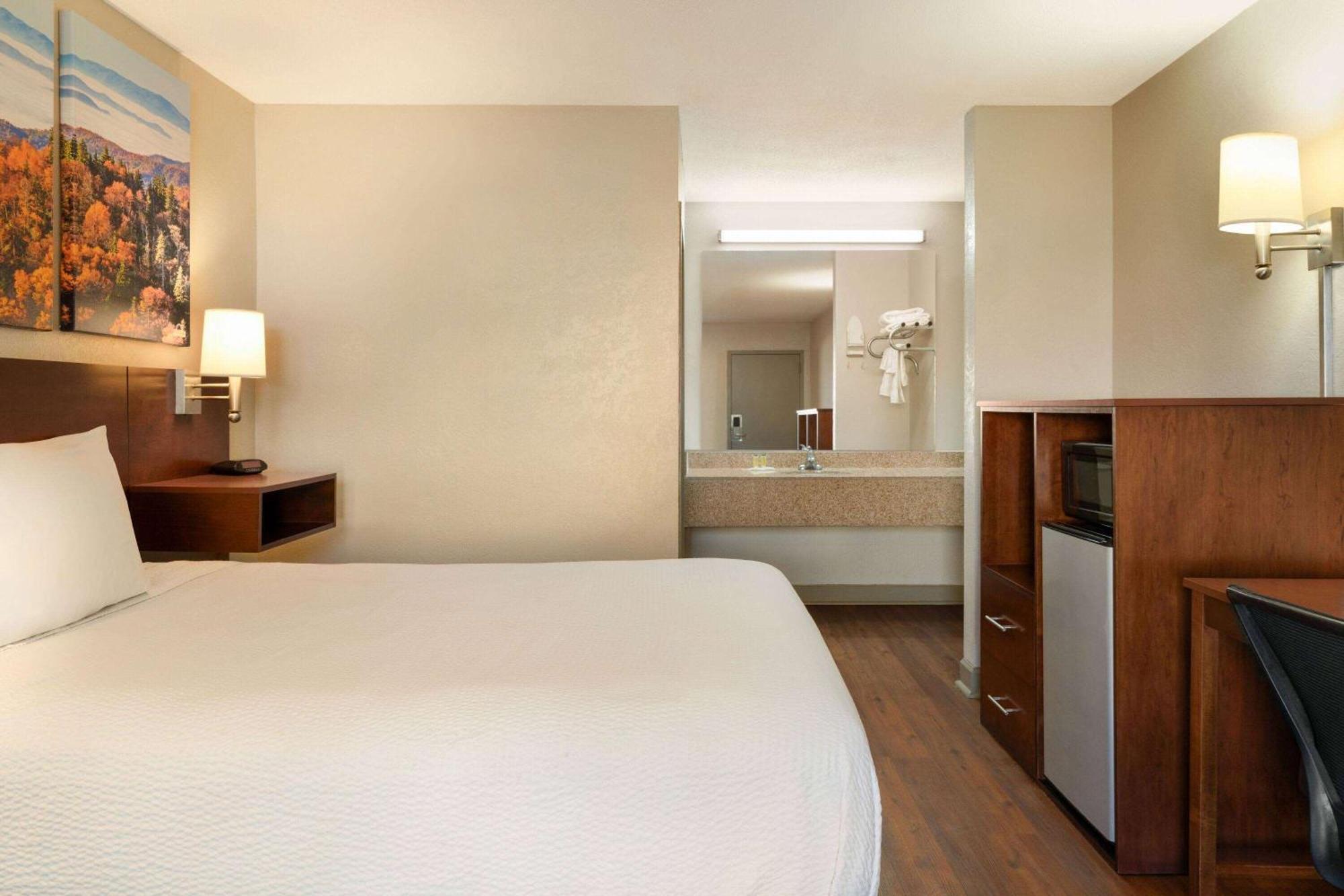 Days Inn By Wyndham Dillon Exteriér fotografie